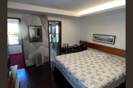 Casa à venda com 8 quartos, 300m² em Piratininga, Niterói