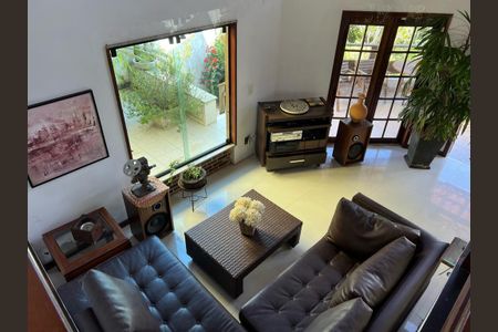 Casa à venda com 8 quartos, 300m² em Piratininga, Niterói