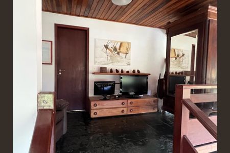 Casa à venda com 8 quartos, 300m² em Piratininga, Niterói