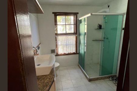 Casa à venda com 300m², 8 quartos e 3 vagas