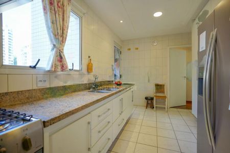 Apartamento à venda com 190m², 4 quartos e 4 vagas