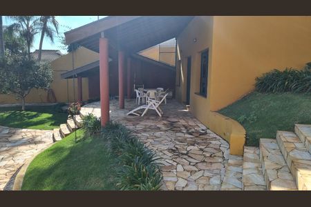 Casa de condomínio à venda com 388m², 4 quartos e 4 vagas
