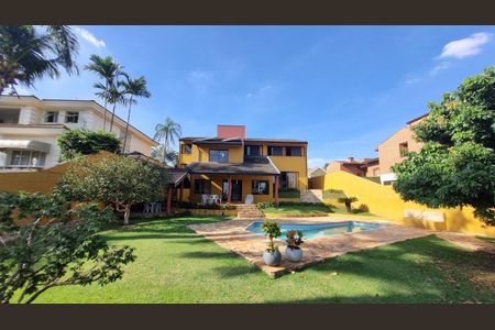 Casa de condomínio à venda com 388m², 4 quartos e 4 vagas