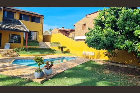 Casa de condomínio à venda com 388m², 4 quartos e 4 vagas