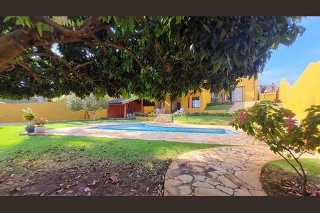 Casa de condomínio à venda com 388m², 4 quartos e 4 vagas