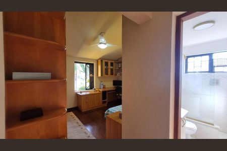 Casa de condomínio à venda com 388m², 4 quartos e 4 vagas