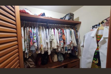 Casa de condomínio à venda com 388m², 4 quartos e 4 vagas