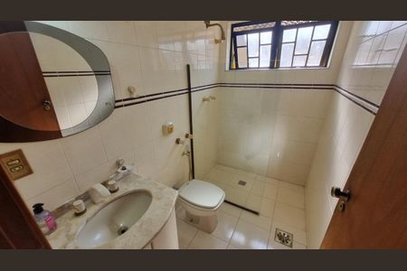 Casa de condomínio à venda com 388m², 4 quartos e 4 vagas