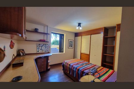 Casa de condomínio à venda com 388m², 4 quartos e 4 vagas