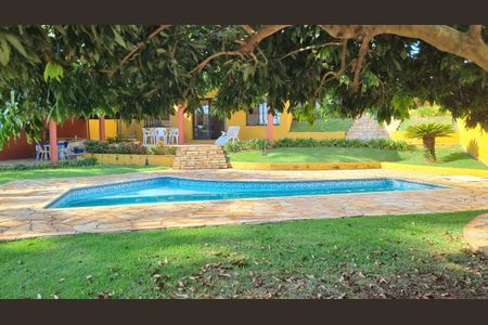 Casa de condomínio à venda com 388m², 4 quartos e 4 vagas