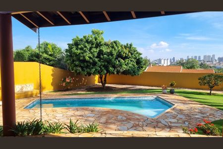 Casa de condomínio à venda com 388m², 4 quartos e 4 vagas