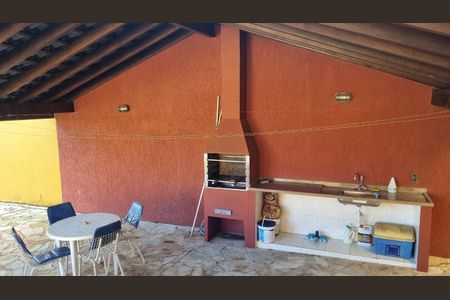Casa de condomínio à venda com 388m², 4 quartos e 4 vagas