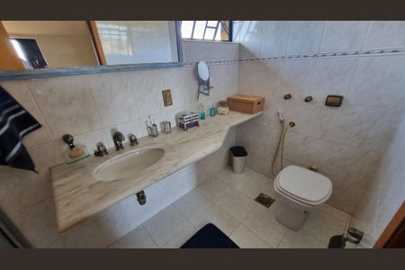 Casa de condomínio à venda com 388m², 4 quartos e 4 vagas