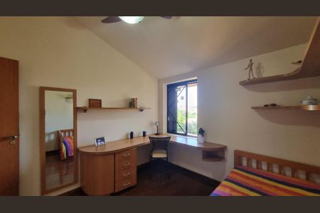 Casa de condomínio à venda com 388m², 4 quartos e 4 vagas
