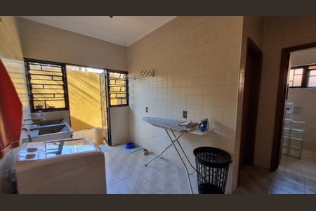 Casa de condomínio à venda com 388m², 4 quartos e 4 vagas