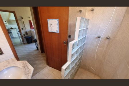 Casa de condomínio à venda com 388m², 4 quartos e 4 vagas