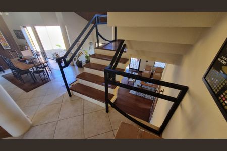 Casa de condomínio à venda com 388m², 4 quartos e 4 vagas