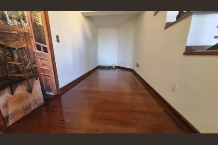 Casa de condomínio à venda com 388m², 4 quartos e 4 vagas
