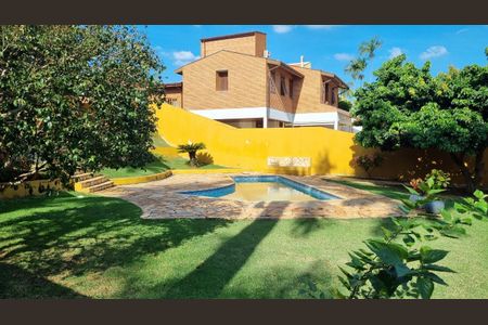 Casa de condomínio à venda com 388m², 4 quartos e 4 vagas