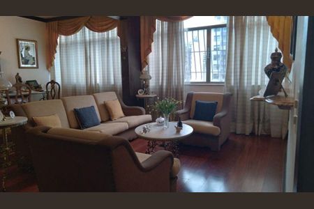 Apartamento à venda com 194m², 4 quartos e 2 vagas