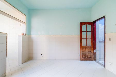 Casa à venda com 100m², 5 quartos e 1 vaga