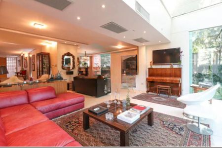 Casa à venda com 4 quartos, 300m² em Santo Amaro, São Paulo
