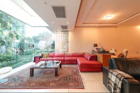 Casa à venda com 4 quartos, 300m² em Santo Amaro, São Paulo