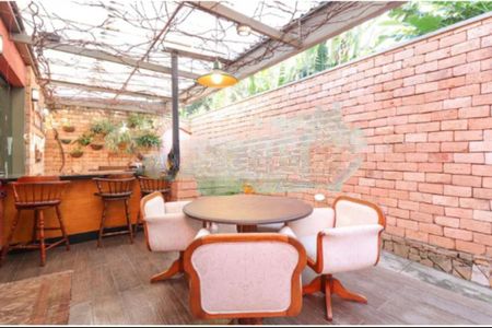 Casa à venda com 300m², 4 quartos e 4 vagas
