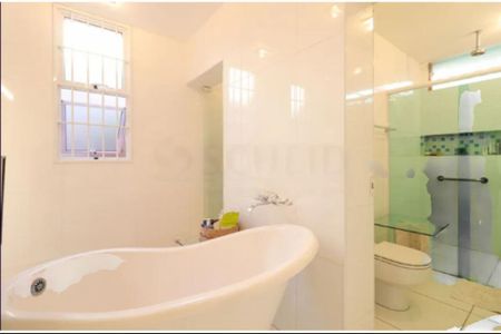 Casa à venda com 300m², 4 quartos e 4 vagas