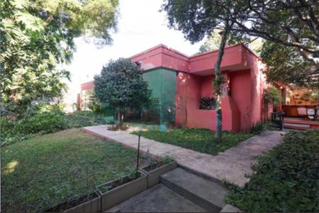 Casa à venda com 300m², 4 quartos e 4 vagas