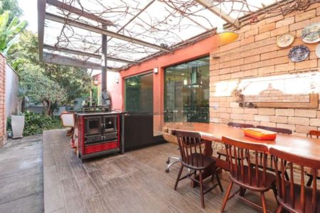 Casa à venda com 300m², 4 quartos e 4 vagas