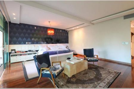 Casa à venda com 4 quartos, 300m² em Santo Amaro, São Paulo