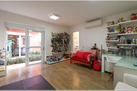 Casa à venda com 300m², 4 quartos e 4 vagas