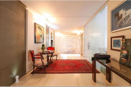 Casa à venda com 300m², 4 quartos e 4 vagas