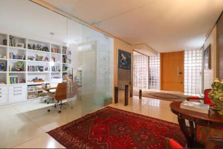 Casa à venda com 4 quartos, 300m² em Santo Amaro, São Paulo