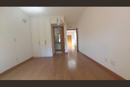 Casa à venda com 4 quartos, 420m² em Santo Amaro, São Paulo