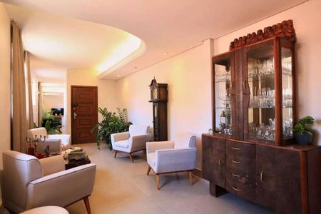 Apartamento à venda com 230m², 5 quartos e 2 vagas