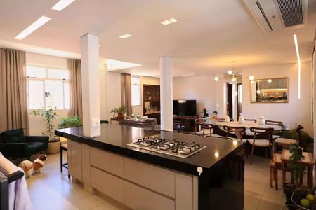 Apartamento à venda com 230m², 5 quartos e 2 vagas