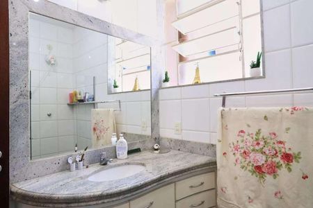 Apartamento à venda com 230m², 5 quartos e 2 vagas