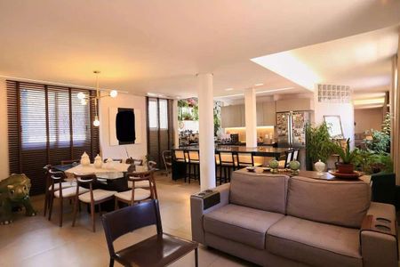 Apartamento à venda com 230m², 5 quartos e 2 vagas