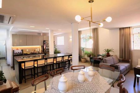 Apartamento à venda com 230m², 5 quartos e 2 vagas