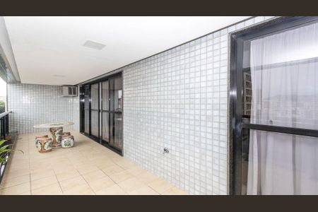 Apartamento à venda com 304m², 4 quartos e 4 vagas