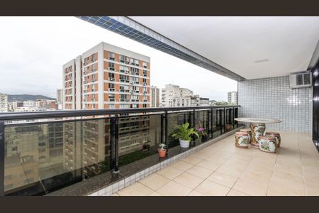Apartamento à venda com 304m², 4 quartos e 4 vagas