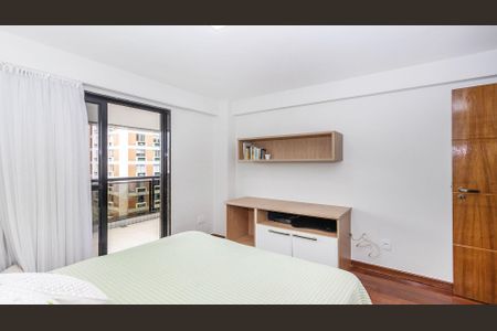 Apartamento à venda com 304m², 4 quartos e 4 vagas