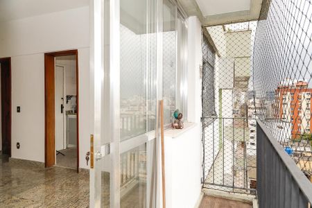 Apartamento à venda com 120m², 2 quartos e 1 vaga