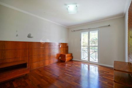 Casa à venda com 330m², 4 quartos e sem vaga