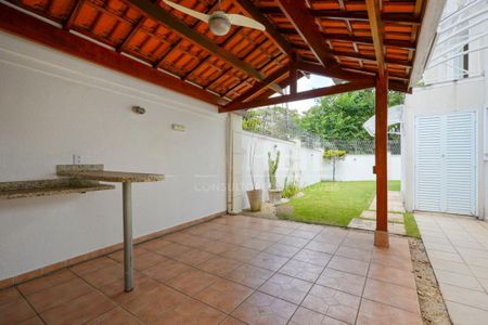 Casa à venda com 330m², 4 quartos e sem vaga
