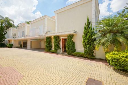 Casa à venda com 330m², 4 quartos e sem vaga