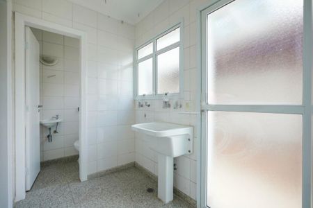 Casa à venda com 330m², 4 quartos e sem vaga