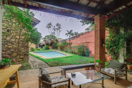 Casa à venda com 392m², 4 quartos e 4 vagas